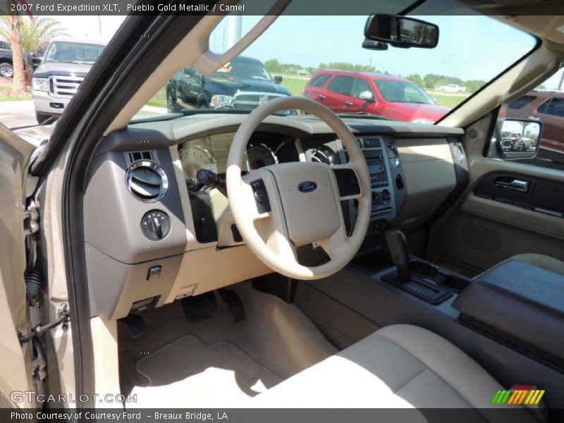 Pueblo Gold Metallic / Camel 2007 Ford Expedition XLT