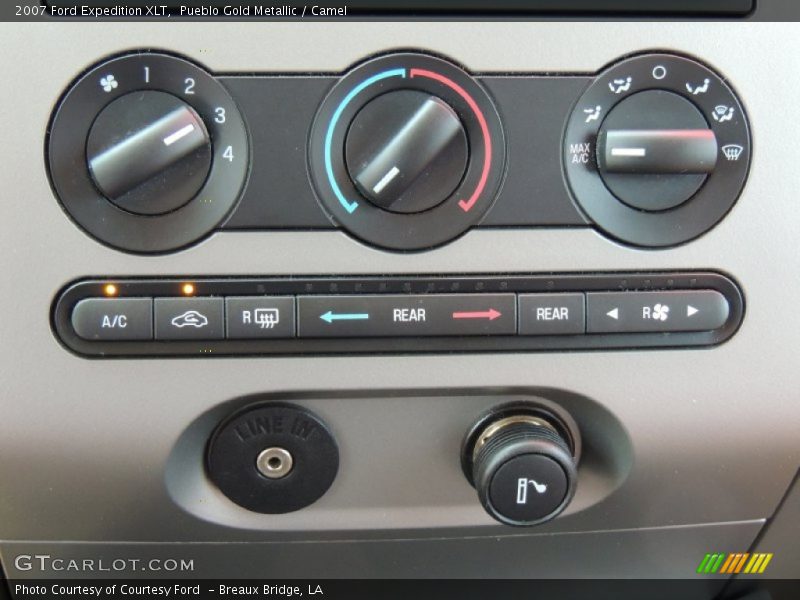 Pueblo Gold Metallic / Camel 2007 Ford Expedition XLT