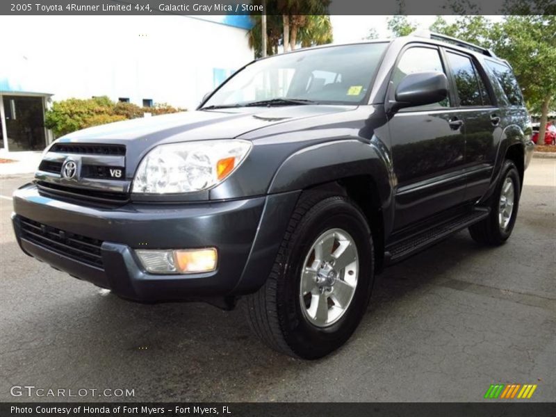 Front 3/4 View of 2005 4Runner Limited 4x4