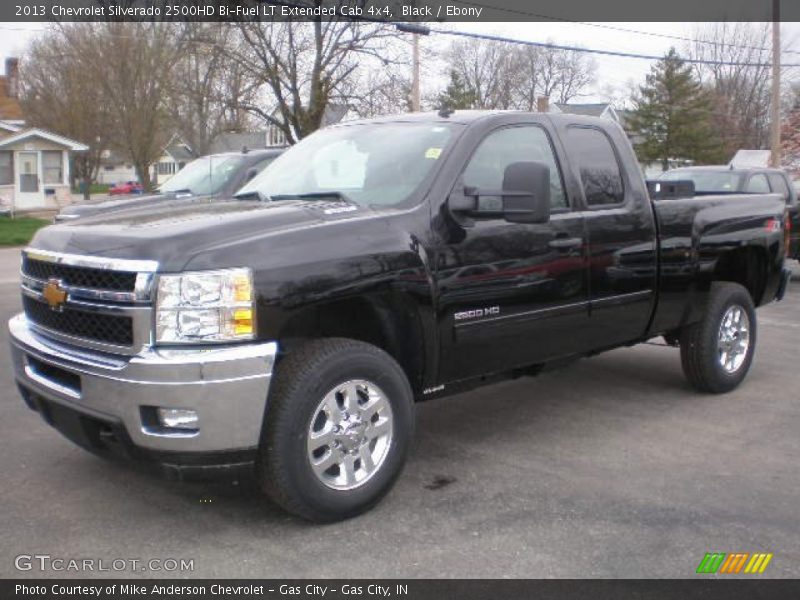 Front 3/4 View of 2013 Silverado 2500HD Bi-Fuel LT Extended Cab 4x4