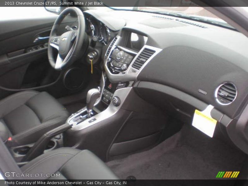 Summit White / Jet Black 2013 Chevrolet Cruze LT/RS