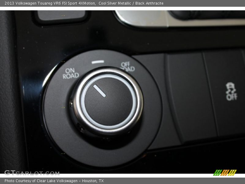 Cool Silver Metallic / Black Anthracite 2013 Volkswagen Touareg VR6 FSI Sport 4XMotion