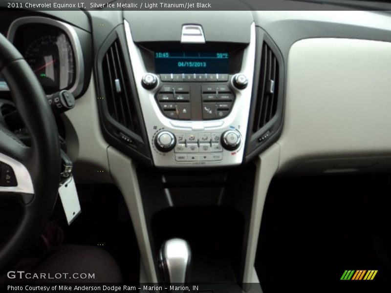 Silver Ice Metallic / Light Titanium/Jet Black 2011 Chevrolet Equinox LT
