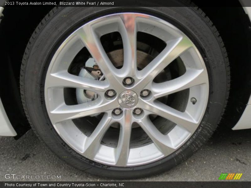 Blizzard White Pearl / Almond 2013 Toyota Avalon Limited