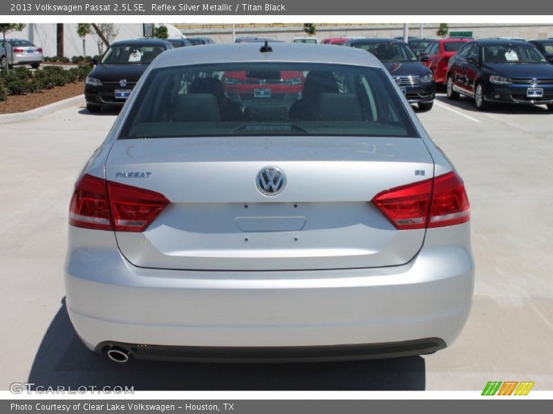 Reflex Silver Metallic / Titan Black 2013 Volkswagen Passat 2.5L SE