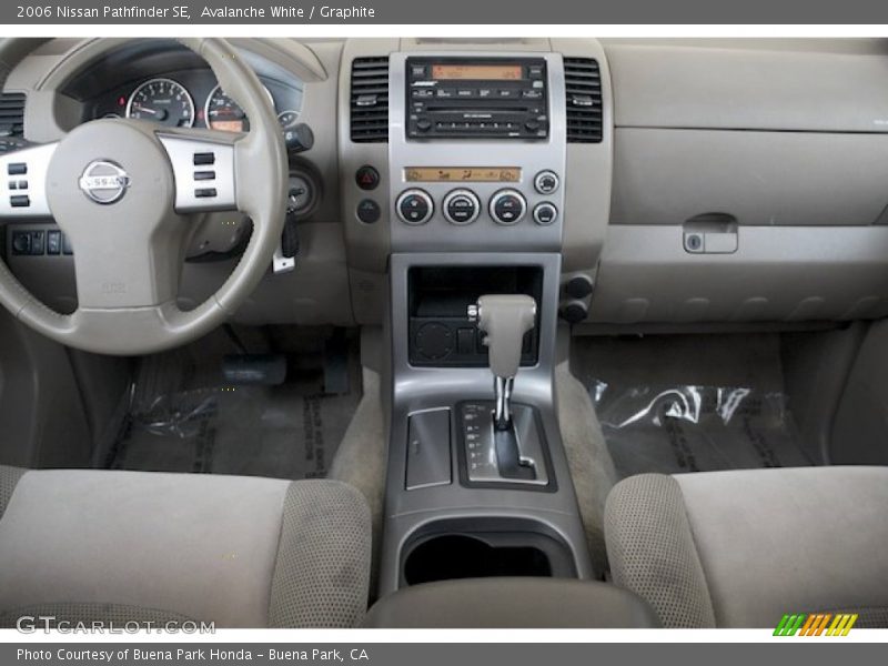 Avalanche White / Graphite 2006 Nissan Pathfinder SE