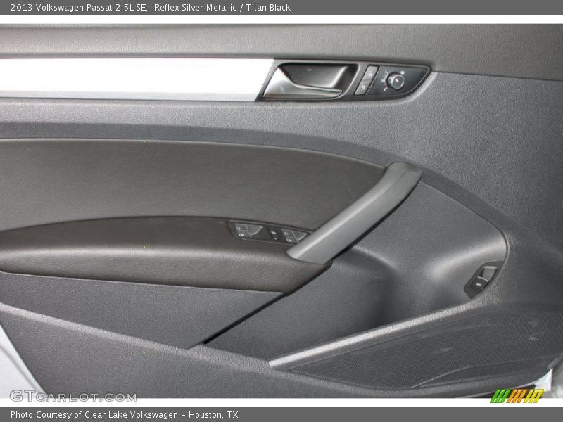 Reflex Silver Metallic / Titan Black 2013 Volkswagen Passat 2.5L SE