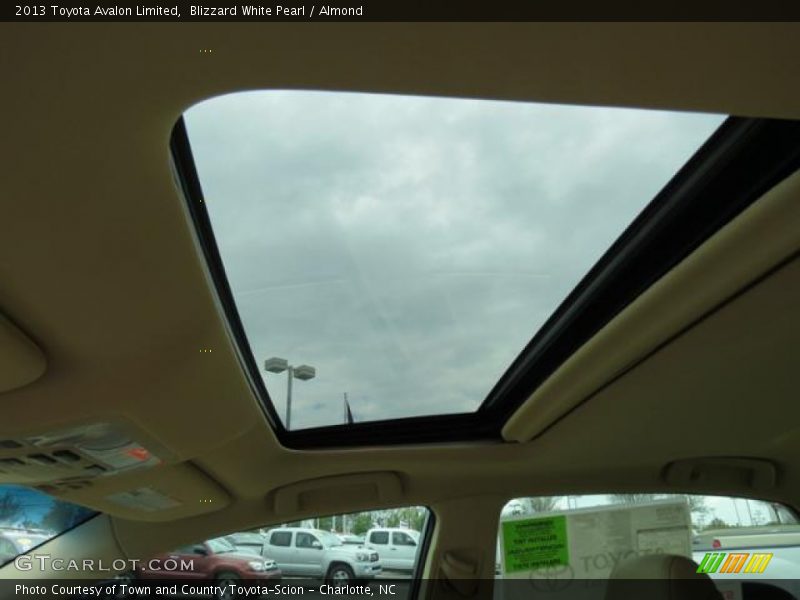 Blizzard White Pearl / Almond 2013 Toyota Avalon Limited