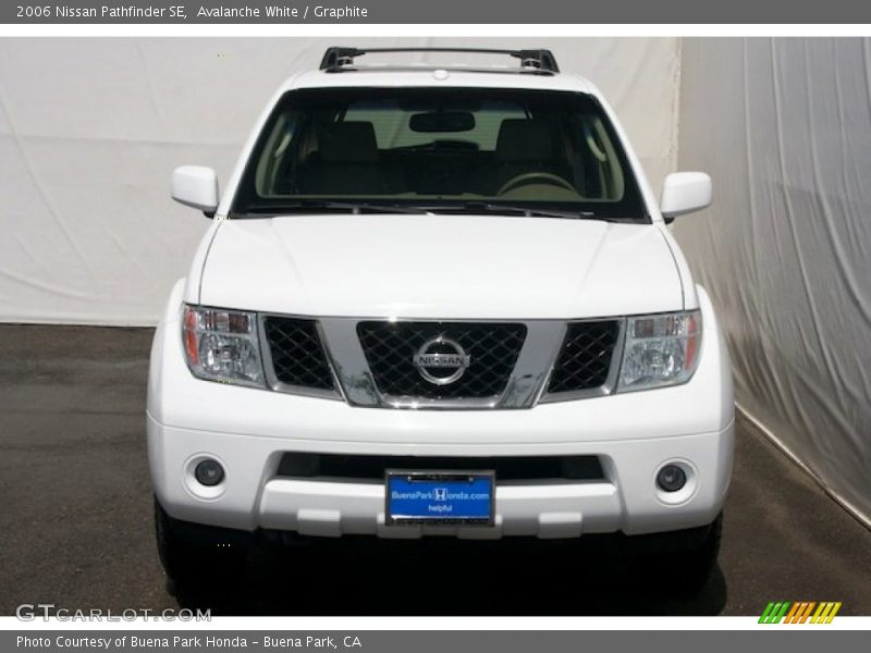 Avalanche White / Graphite 2006 Nissan Pathfinder SE