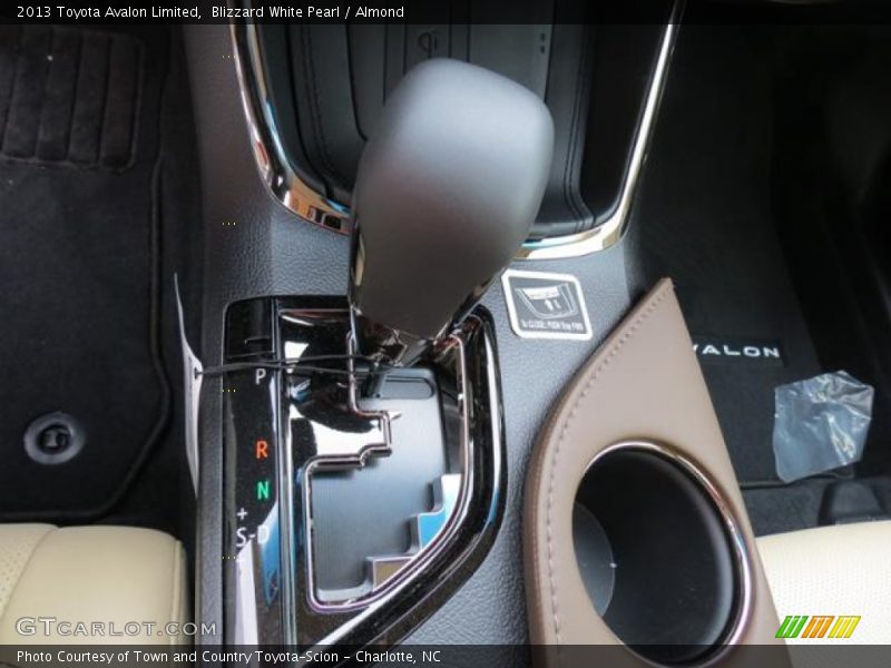 Blizzard White Pearl / Almond 2013 Toyota Avalon Limited