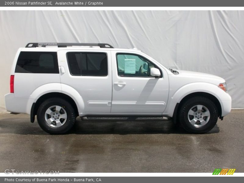 Avalanche White / Graphite 2006 Nissan Pathfinder SE
