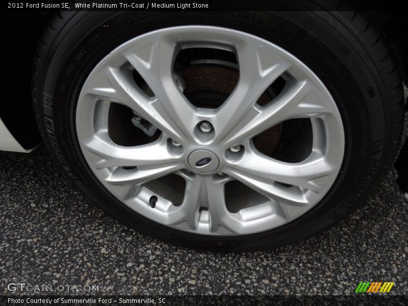White Platinum Tri-Coat / Medium Light Stone 2012 Ford Fusion SE