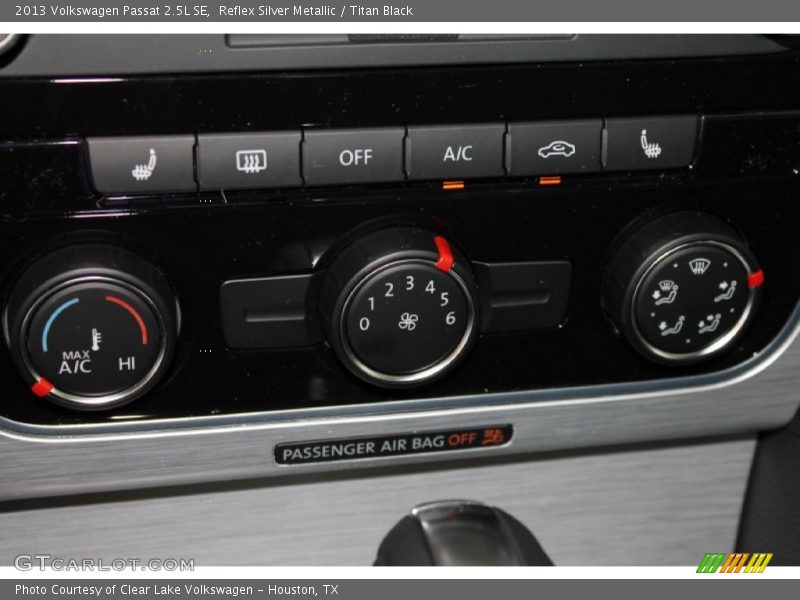 Reflex Silver Metallic / Titan Black 2013 Volkswagen Passat 2.5L SE