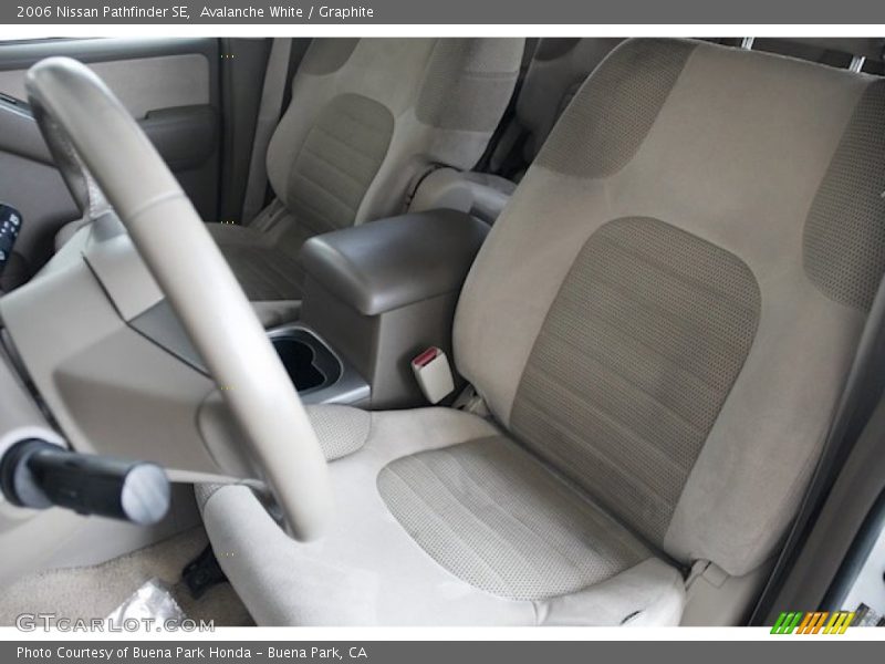 Avalanche White / Graphite 2006 Nissan Pathfinder SE