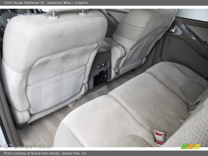 Avalanche White / Graphite 2006 Nissan Pathfinder SE