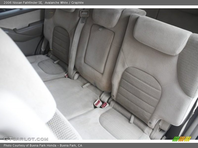 Avalanche White / Graphite 2006 Nissan Pathfinder SE