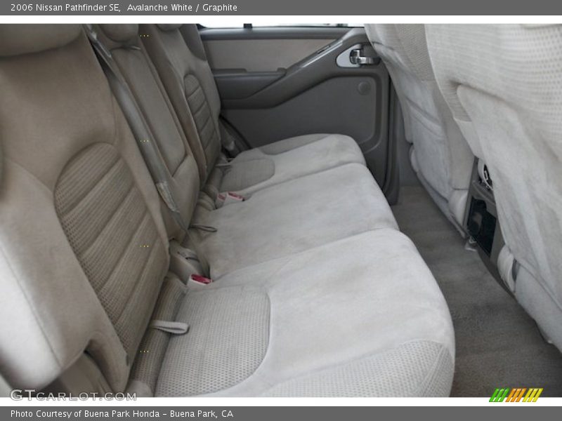 Avalanche White / Graphite 2006 Nissan Pathfinder SE