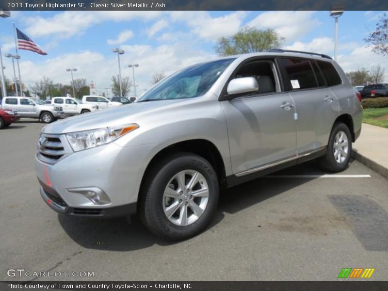 Classic Silver Metallic / Ash 2013 Toyota Highlander SE
