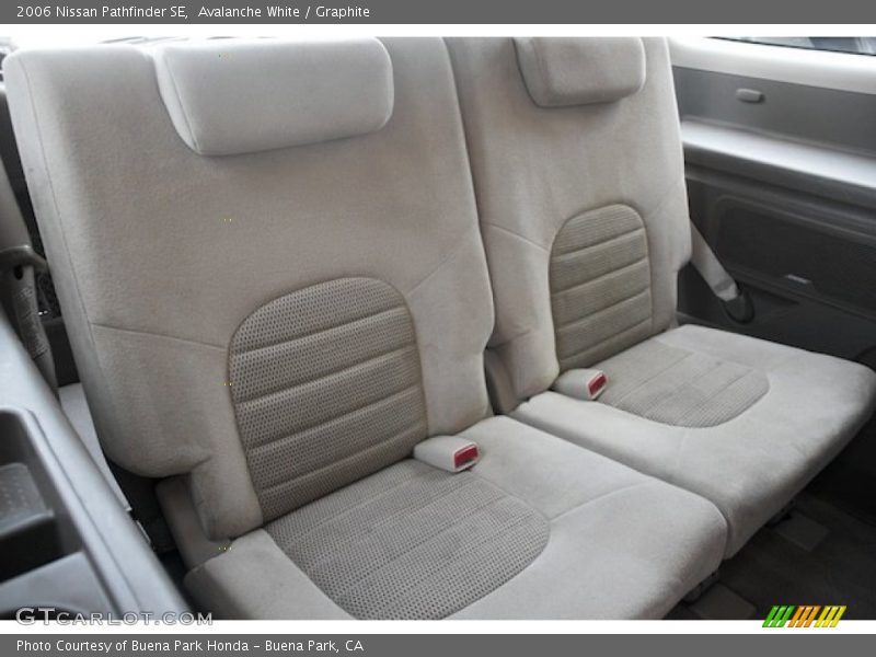 Avalanche White / Graphite 2006 Nissan Pathfinder SE