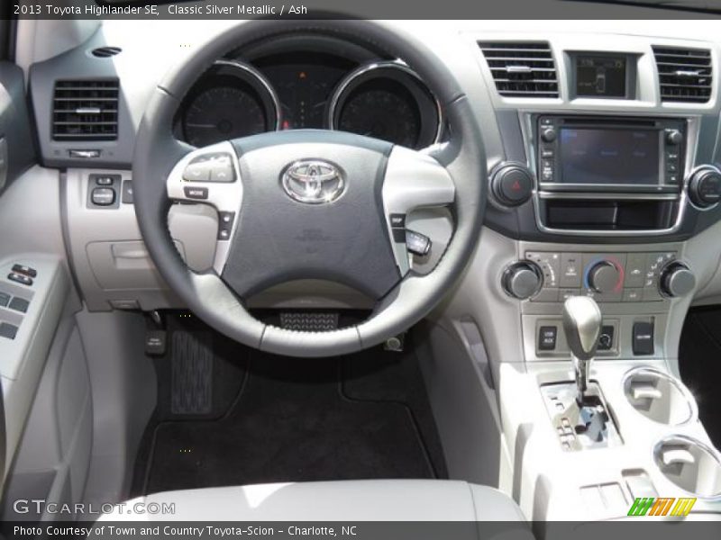 Classic Silver Metallic / Ash 2013 Toyota Highlander SE
