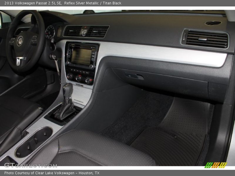 Reflex Silver Metallic / Titan Black 2013 Volkswagen Passat 2.5L SE