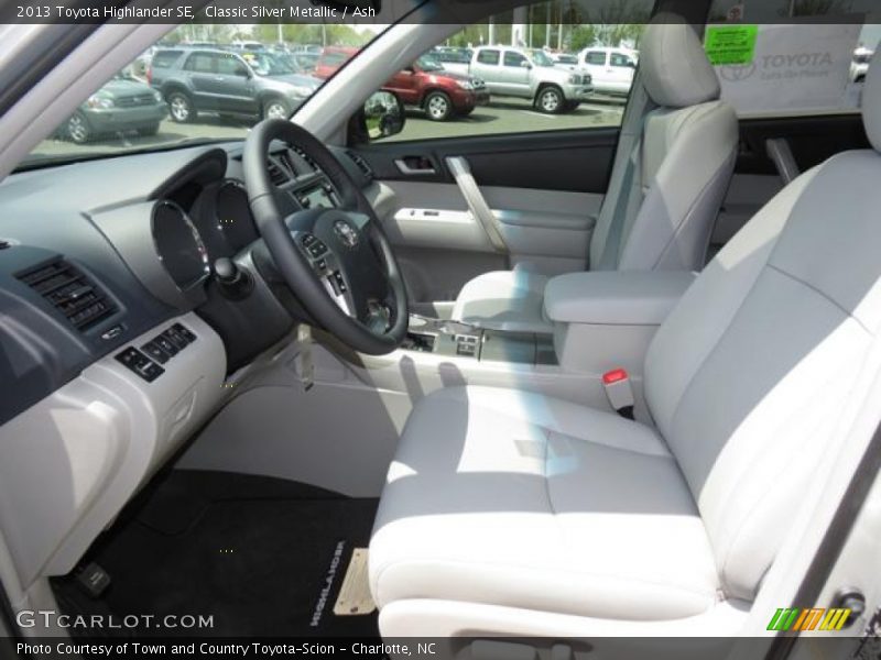 Classic Silver Metallic / Ash 2013 Toyota Highlander SE