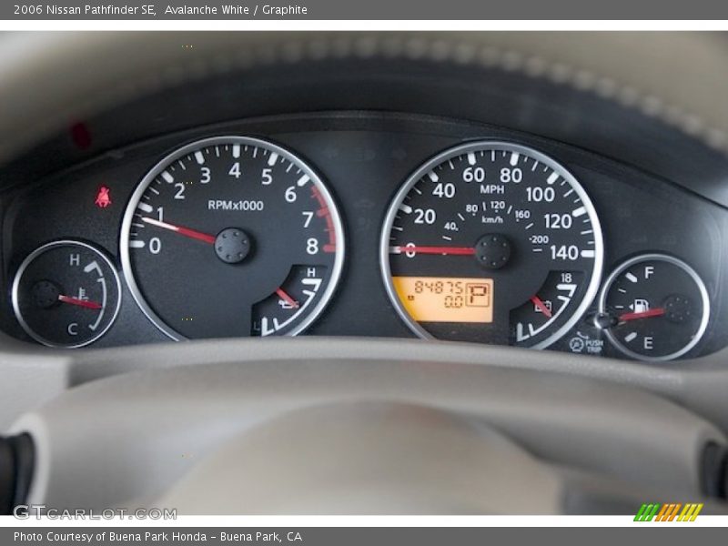 Avalanche White / Graphite 2006 Nissan Pathfinder SE