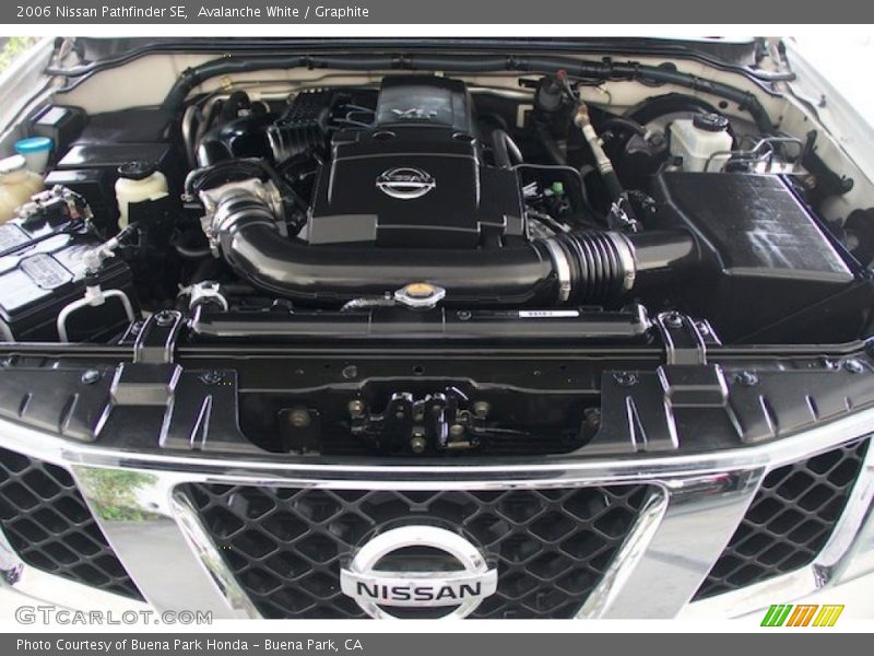 Avalanche White / Graphite 2006 Nissan Pathfinder SE