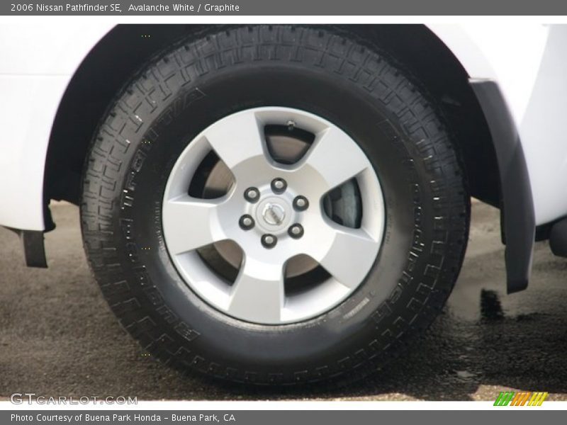 Avalanche White / Graphite 2006 Nissan Pathfinder SE
