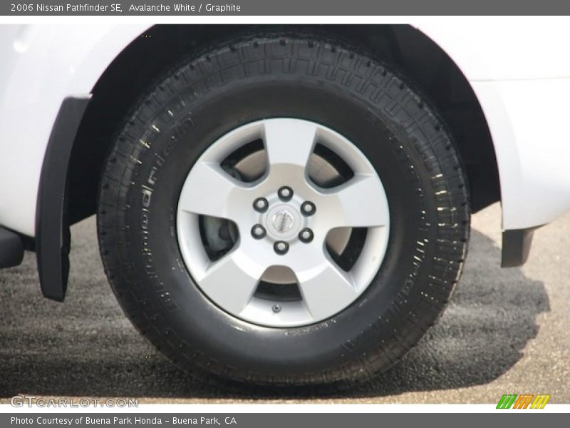 Avalanche White / Graphite 2006 Nissan Pathfinder SE