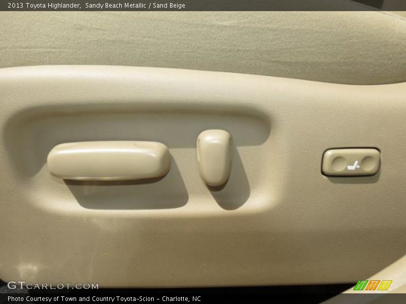 Sandy Beach Metallic / Sand Beige 2013 Toyota Highlander
