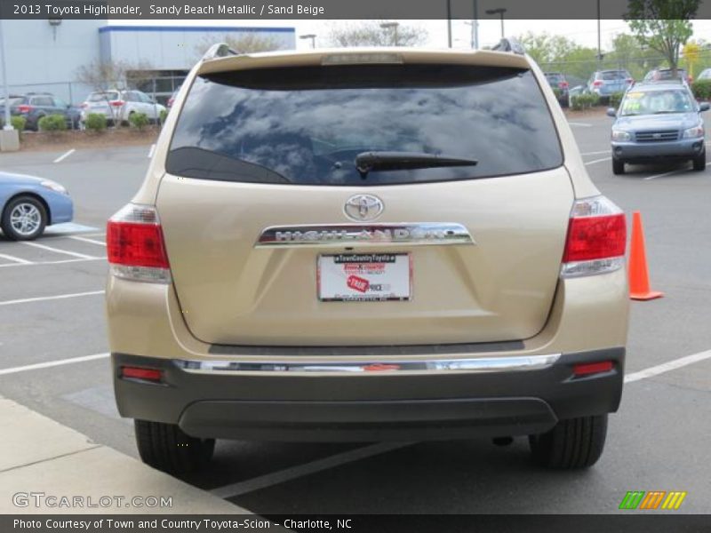 Sandy Beach Metallic / Sand Beige 2013 Toyota Highlander