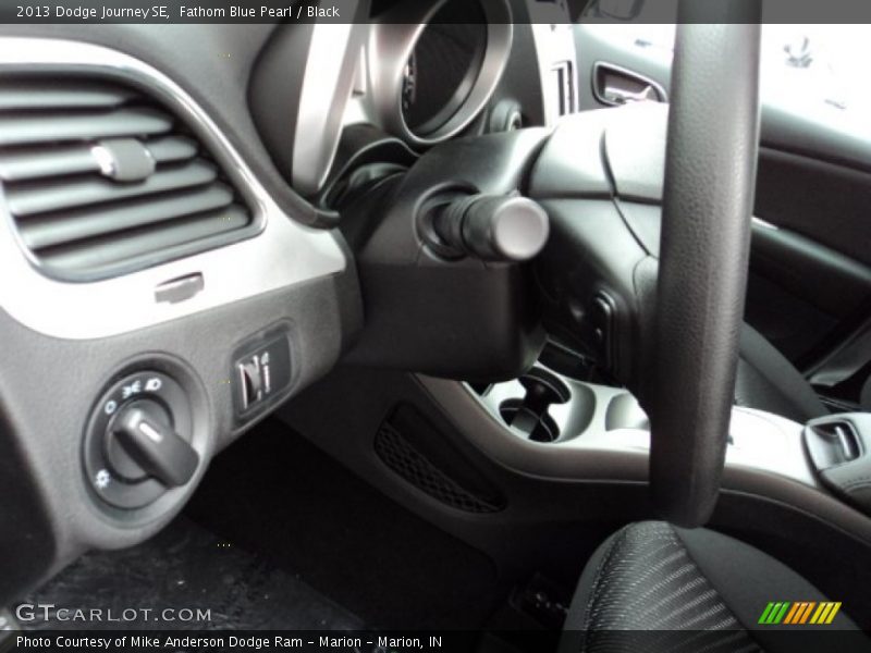 Fathom Blue Pearl / Black 2013 Dodge Journey SE