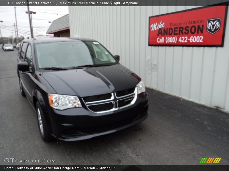 Maximum Steel Metallic / Black/Light Graystone 2013 Dodge Grand Caravan SE