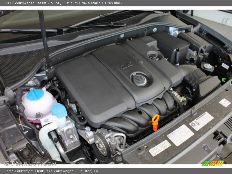 Platinum Gray Metallic / Titan Black 2013 Volkswagen Passat 2.5L SE