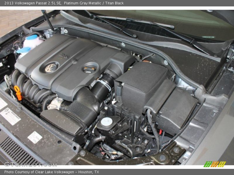 Platinum Gray Metallic / Titan Black 2013 Volkswagen Passat 2.5L SE