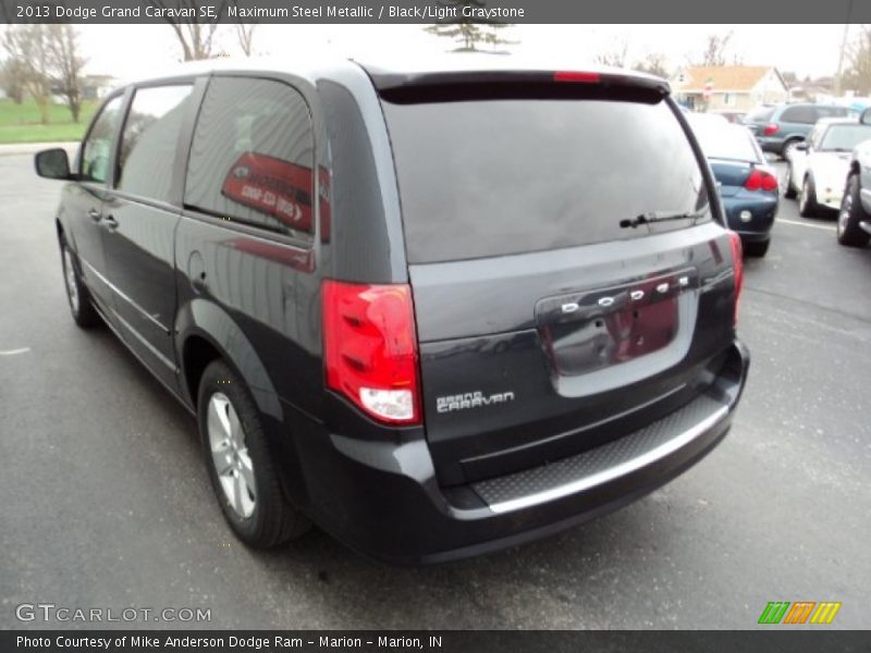 Maximum Steel Metallic / Black/Light Graystone 2013 Dodge Grand Caravan SE