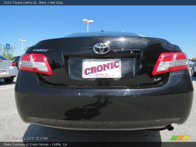 Black / Ash Gray 2010 Toyota Camry LE