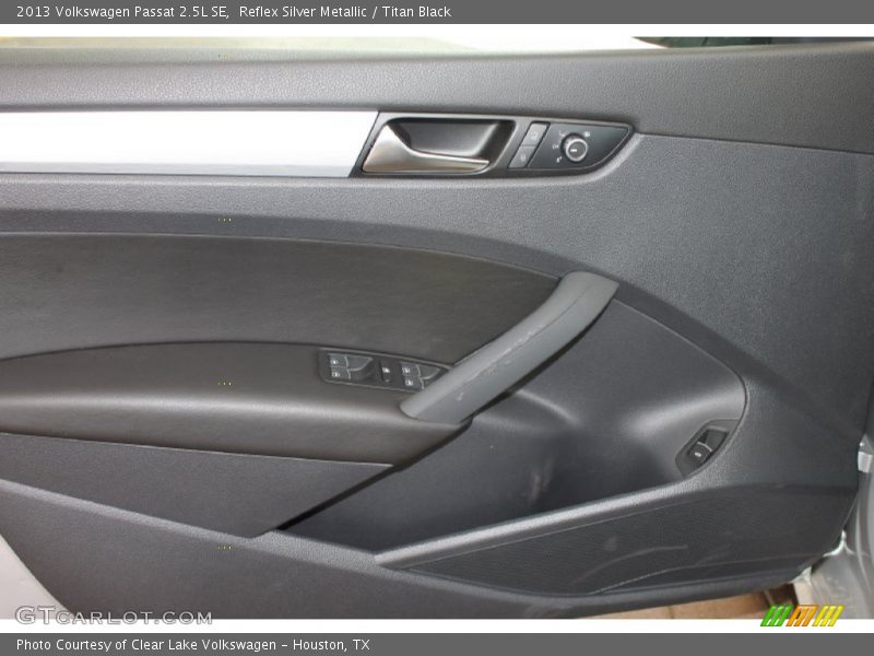 Reflex Silver Metallic / Titan Black 2013 Volkswagen Passat 2.5L SE