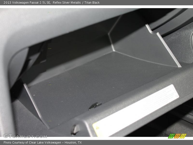 Reflex Silver Metallic / Titan Black 2013 Volkswagen Passat 2.5L SE