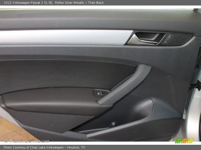 Reflex Silver Metallic / Titan Black 2013 Volkswagen Passat 2.5L SE
