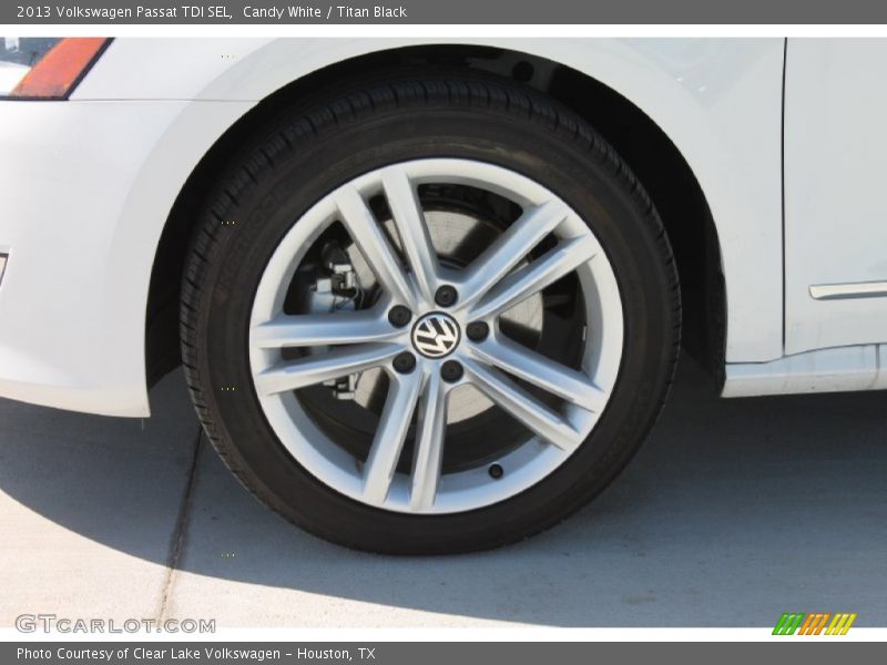 Candy White / Titan Black 2013 Volkswagen Passat TDI SEL
