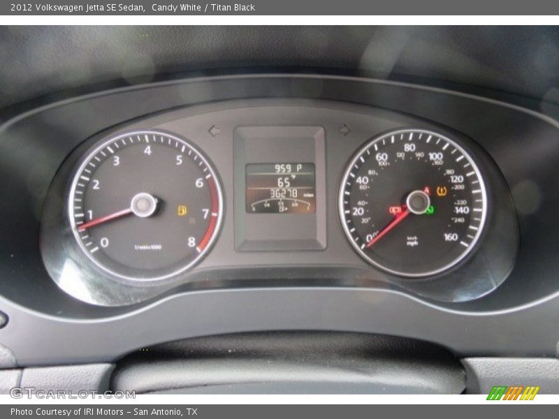 Candy White / Titan Black 2012 Volkswagen Jetta SE Sedan