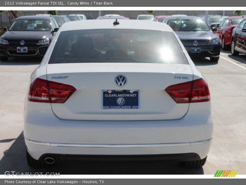 Candy White / Titan Black 2013 Volkswagen Passat TDI SEL