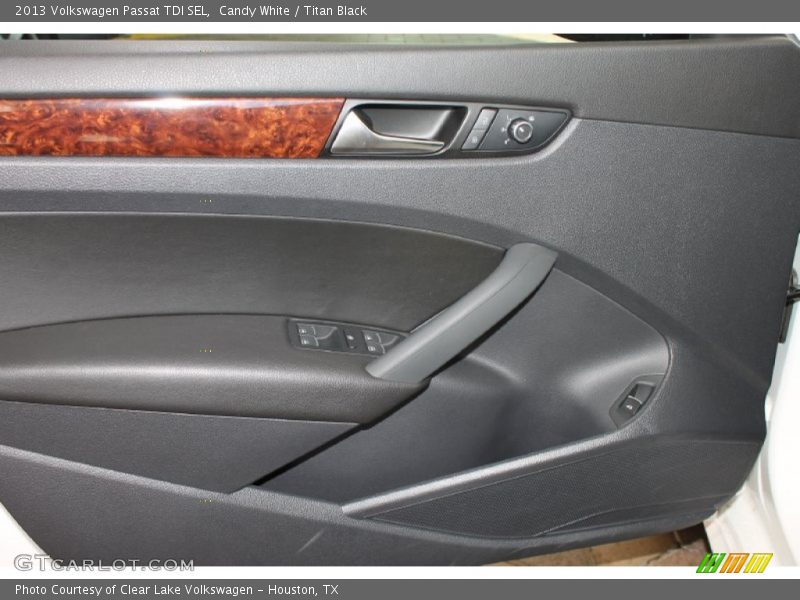 Candy White / Titan Black 2013 Volkswagen Passat TDI SEL