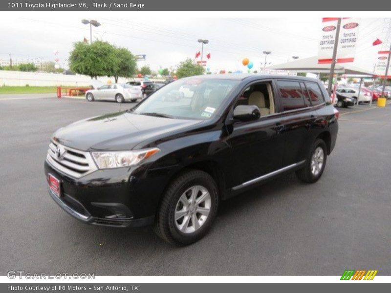 Front 3/4 View of 2011 Highlander V6