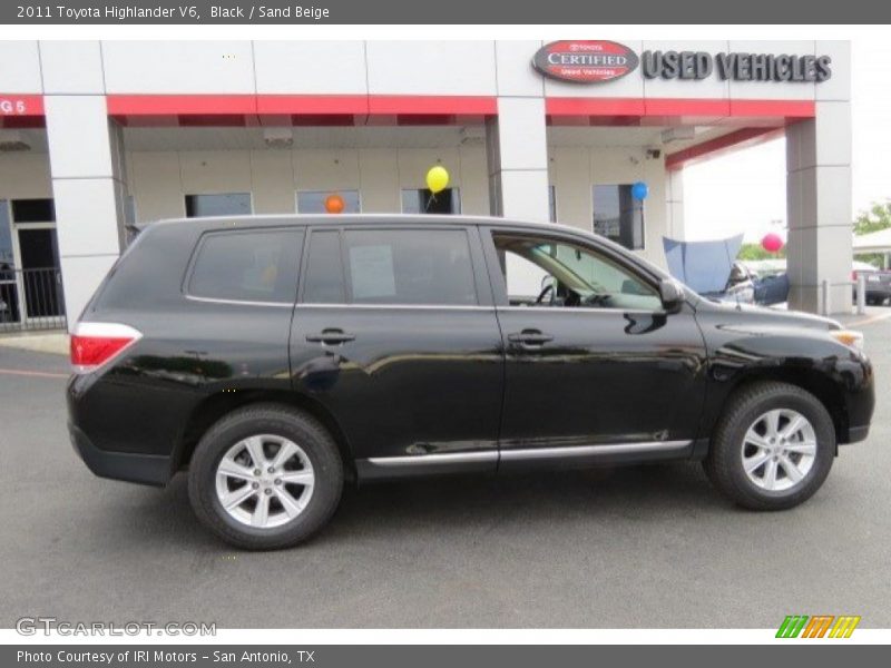 Black / Sand Beige 2011 Toyota Highlander V6