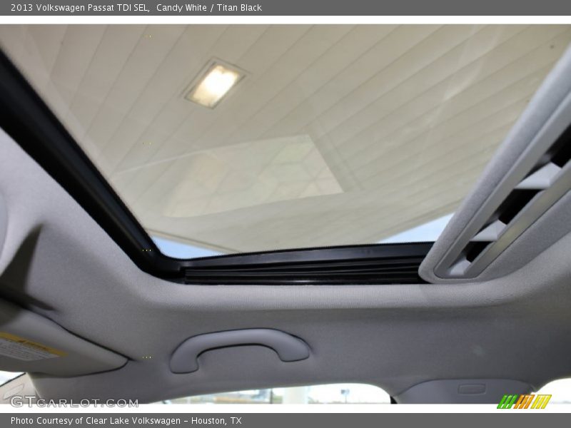 Candy White / Titan Black 2013 Volkswagen Passat TDI SEL