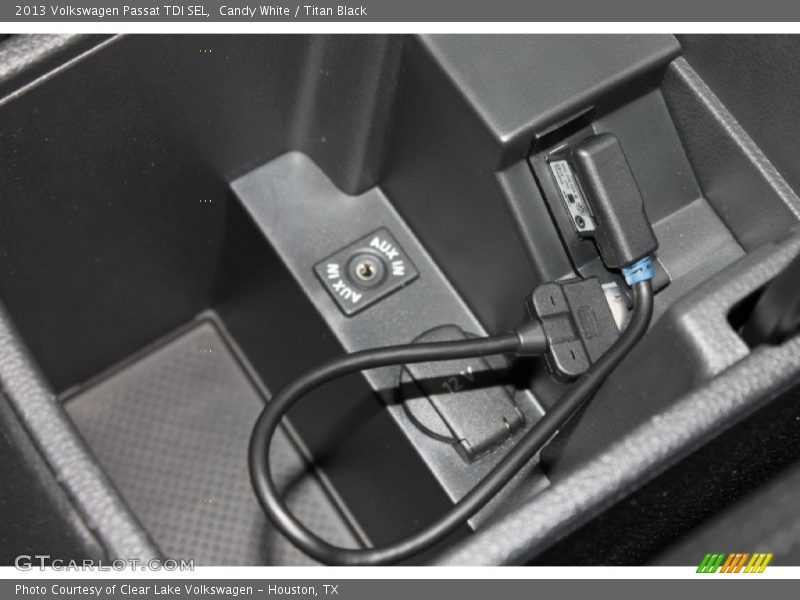 Candy White / Titan Black 2013 Volkswagen Passat TDI SEL