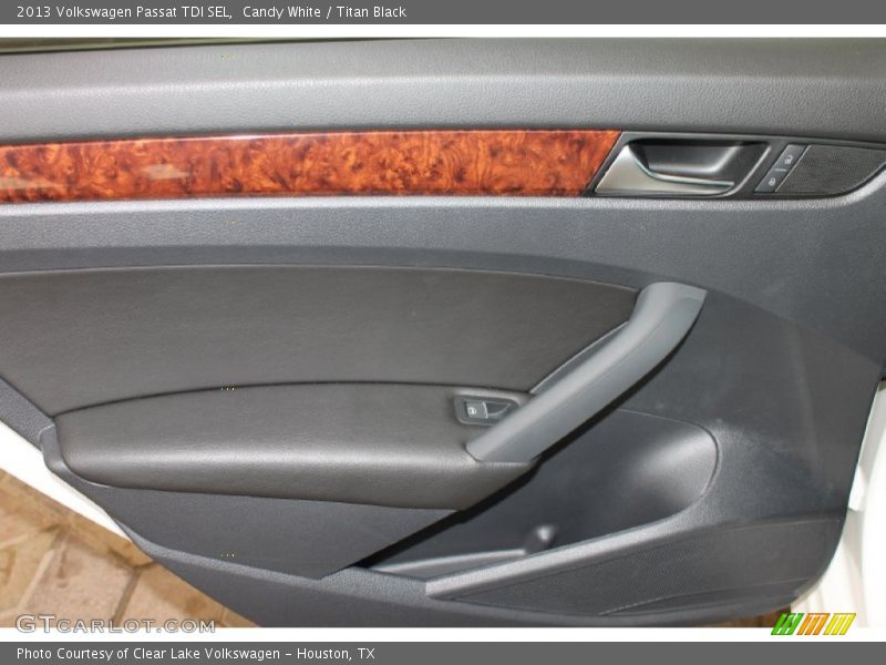 Candy White / Titan Black 2013 Volkswagen Passat TDI SEL